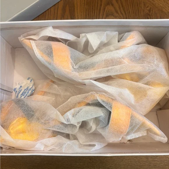 Chic Yellow Floral Heels - Picture 5 of 5